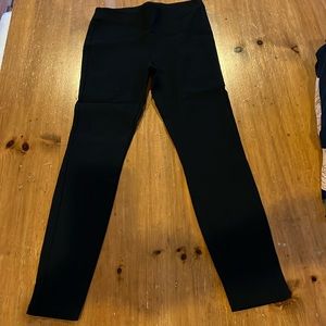 Black Lauren Conrad skinny leggings. Material Rayon and nylon size small.